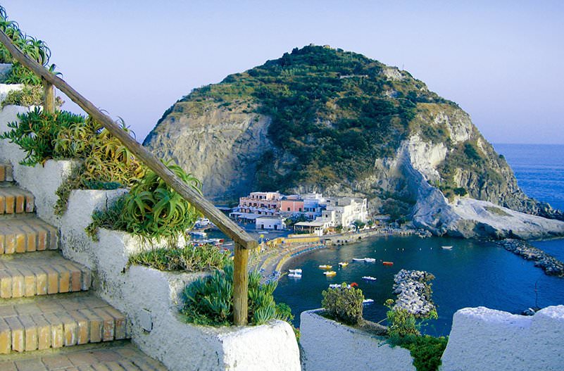What to do on Easter Monday in Ischia. Vacanze What to do on Easter Monday in Ischia. Vacanze