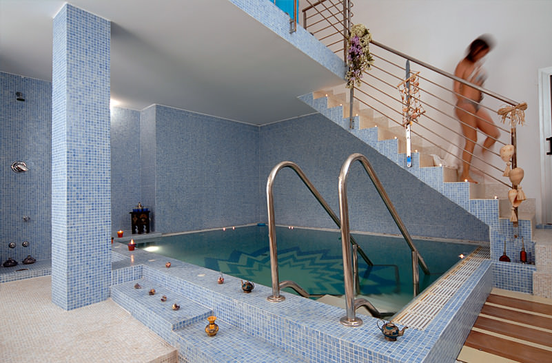 Piscine intérieure 2