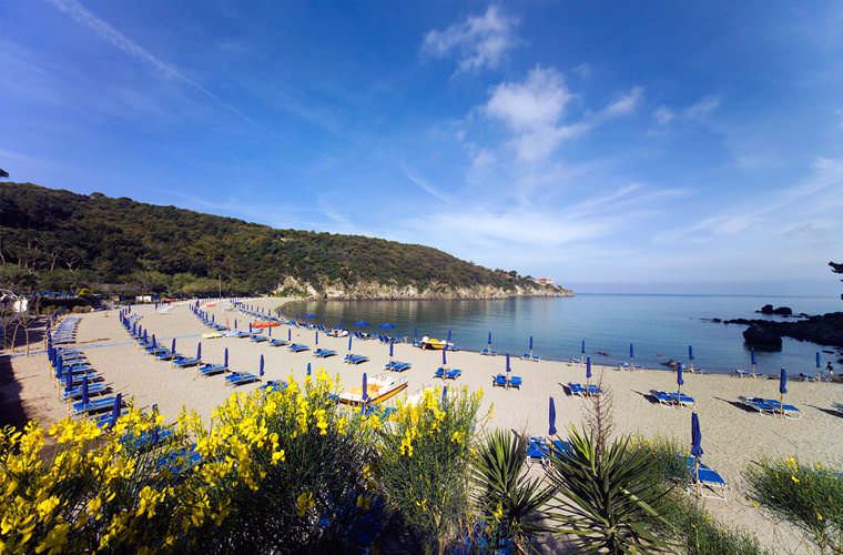 Der Strand von San Montano